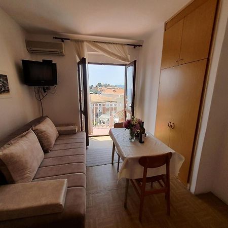 Apartments Andjus Sveti Stefan Bagian luar foto
