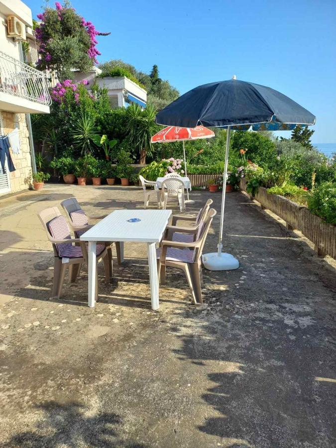 Apartments Andjus Sveti Stefan Bagian luar foto