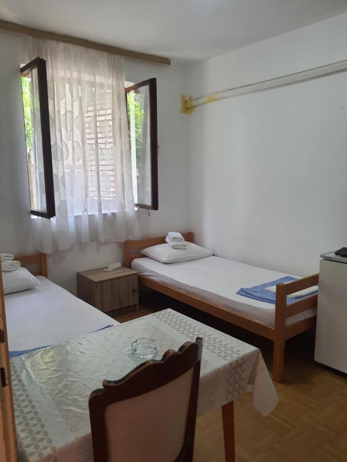 Apartments Andjus Sveti Stefan Bagian luar foto